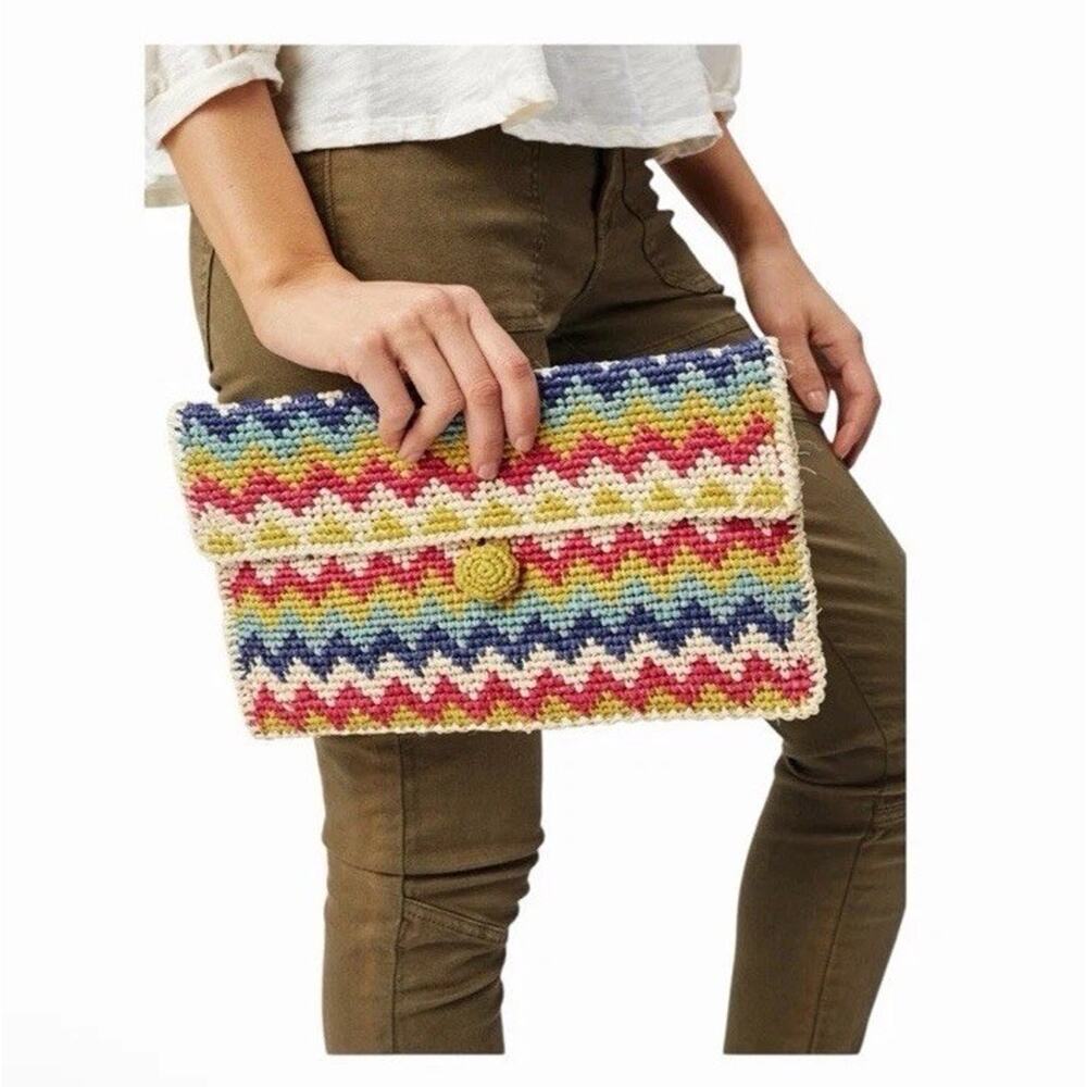 LoveStitch Raffia Crochet Clutch Colorful Zig Zag Boho Summer Beach Bag NWT